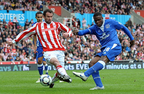 引发社会关 引发社会关